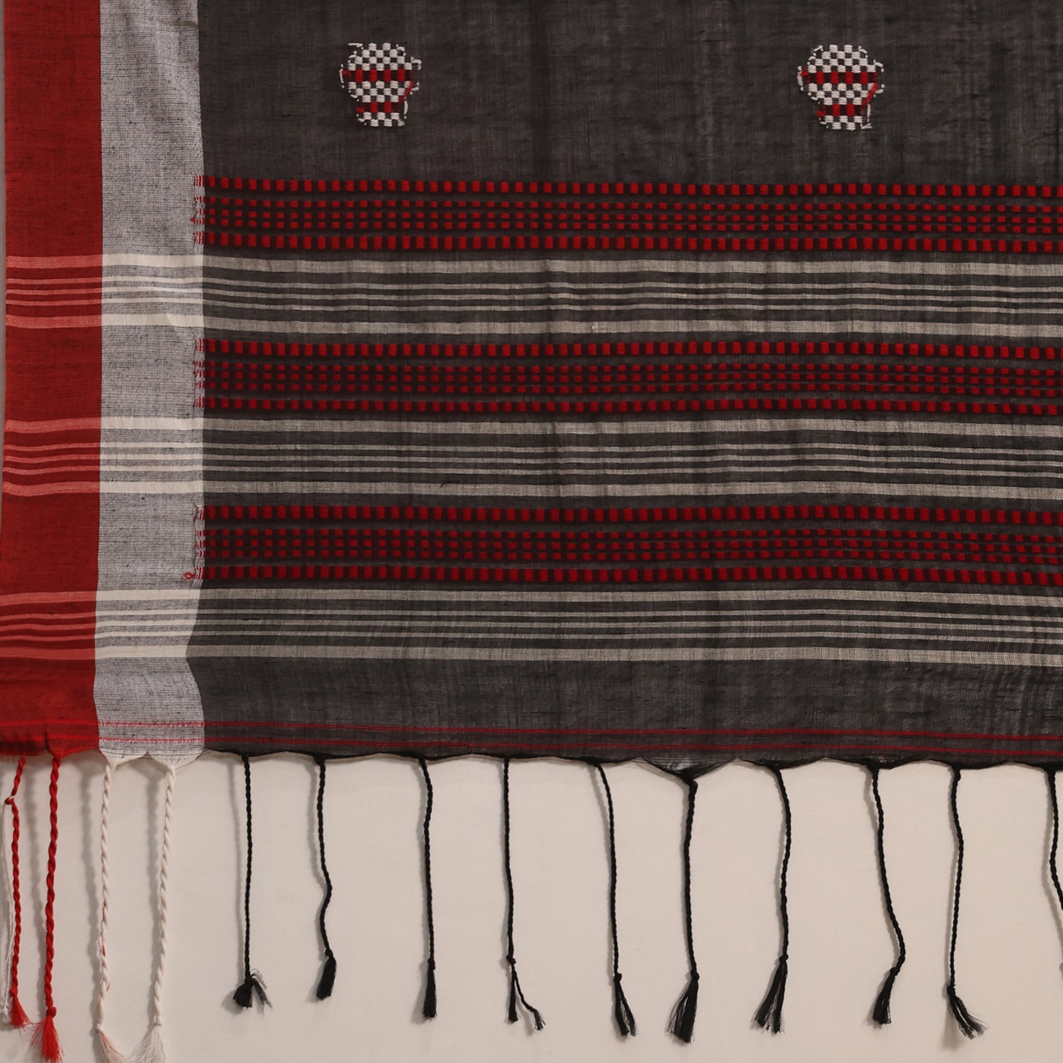 Fine Muslin Saree Dhankhali Design